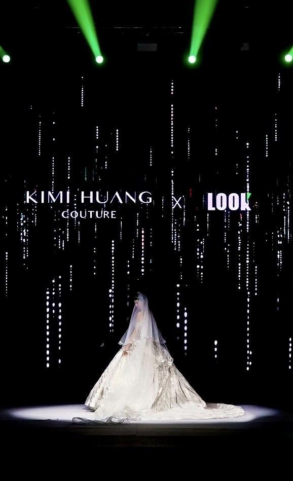 LOOK AI科技与时尚的灵魂共舞瓦利棋牌KIMI HUANG ×(图10)